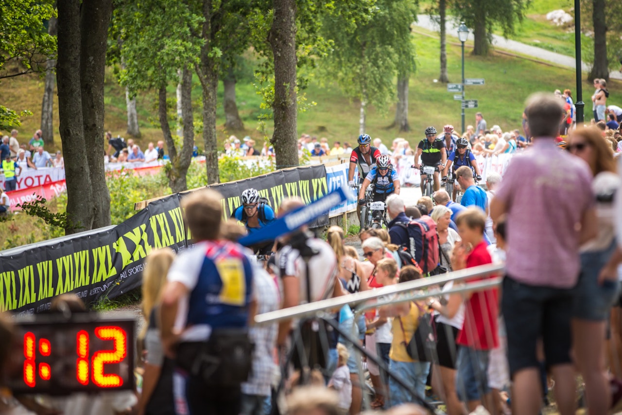 MASSEMØNSTRING: Grenserittet er blant landets største terrengsykkelritt, med over 6000 deltakere. Foto: Snorre Veggan