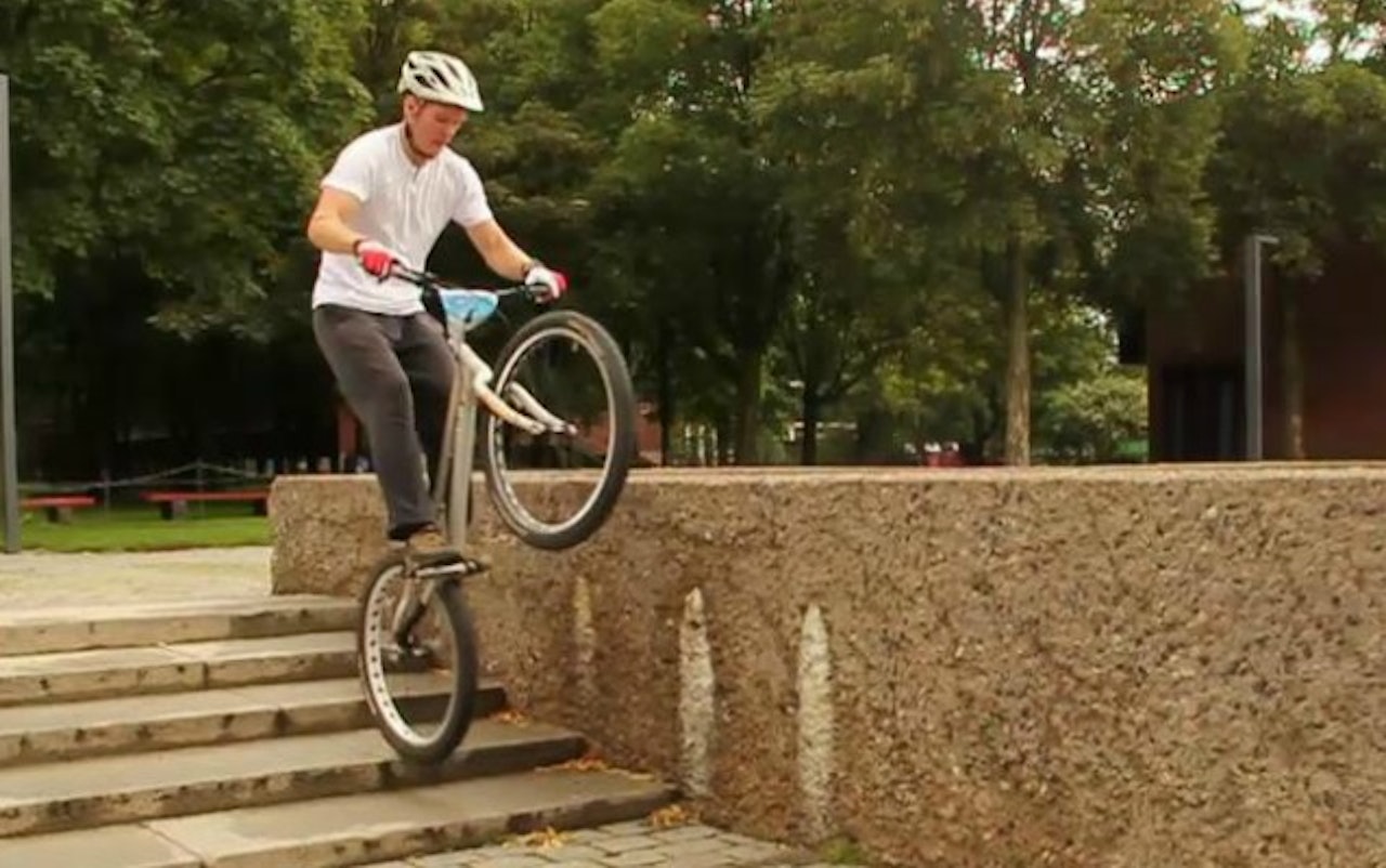 100% BIKETRIAL: Fra 31. juli til 4. august arrangeres årets utgave av Fjordtrial. Da kan du være med på alt fra streetsykling fra Blindern til Aker Brygge til mental trening i hovedstaden. 100% BIKETRIAL: Fra 31. juli til 4. august arrangeres årets utgave av Fjordtrial. Da kan du være med på alt fra streetsykling fra Blindern til Aker Brygge til mental trening i hovedstaden.