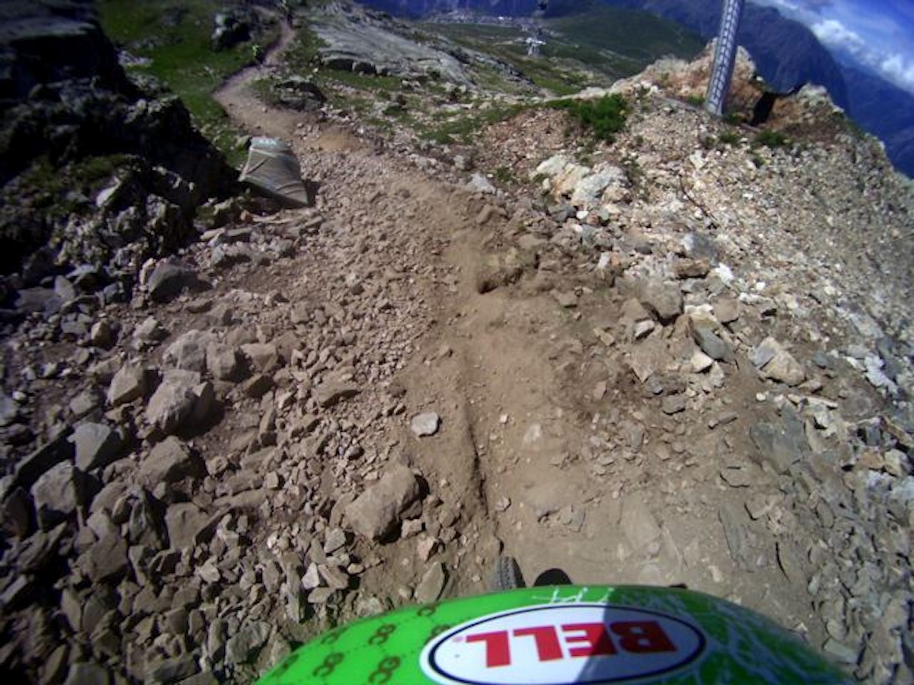 GJENNOMKJØRING: GoPro-bilde fra gjennomkjøringen av kvalik-løypa. Midtre del med store stein. GJENNOMKJØRING: GoPro-bilde fra gjennomkjøringen av kvalik-løypa. Midtre del med store stein.