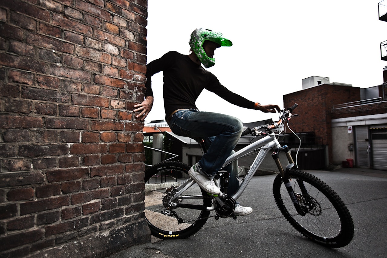 KLAR FOR BRATTA: Sykkelen er tilpasset og nervene er på plass. Øyvind gleder seg til å komme i gang. Alle foto: Christian Nerdrum KLAR FOR BRATTA: Sykkelen er tilpasset og nervene er på plass. Øyvind gleder seg til å komme i gang. Alle foto: Christian Nerdrum