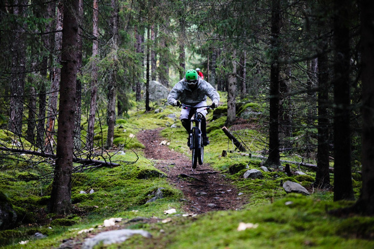 NESBYEN: Morten Hauge drar på på stiene rundt Nesbyen. Foto: Alf Martin Kollen Evensen NESBYEN: Morten Hauge drar på på stiene rundt Nesbyen. Foto: Alf Martin Kollen Evensen