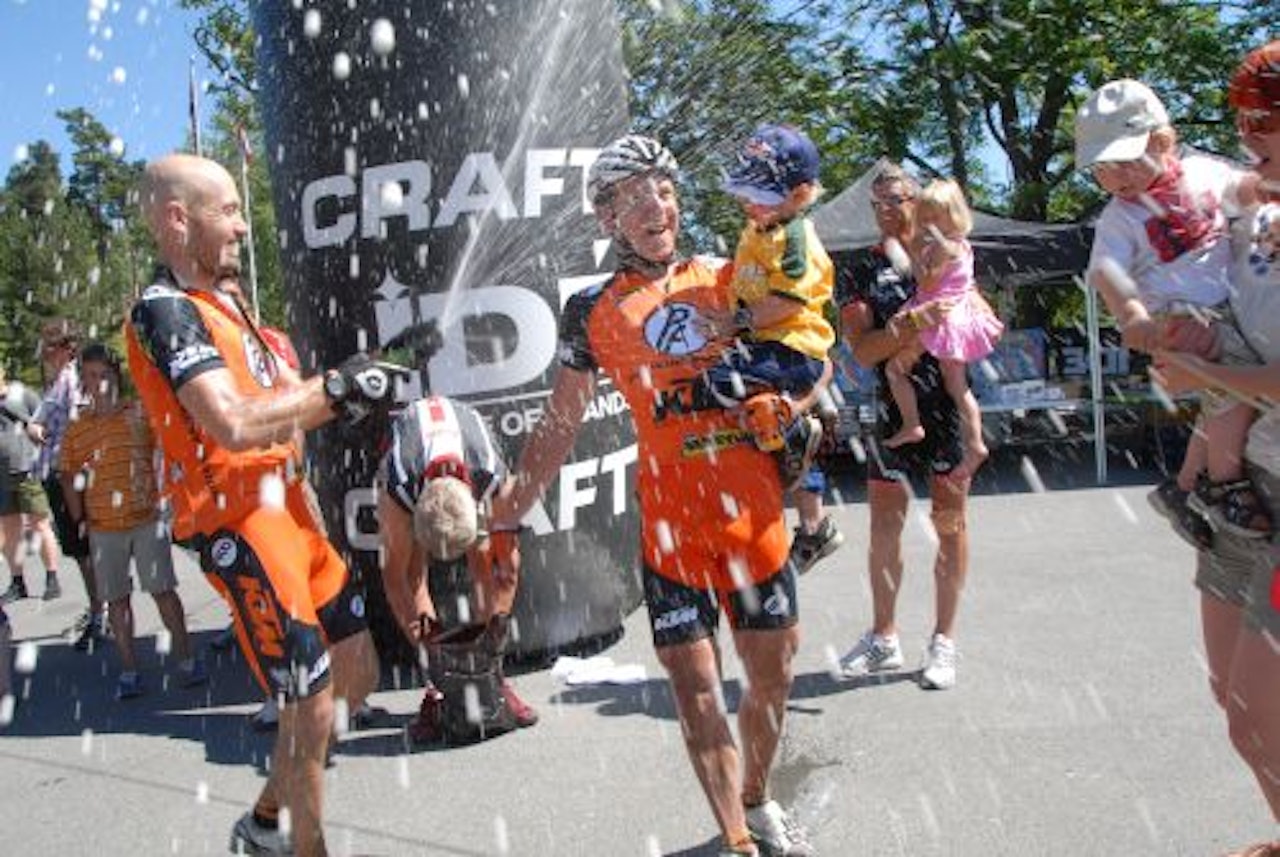 VINNERNE: Greg Saw og Tor Halvor Bjørnstad hentet sammenlagtseieren på en rå sisteetappe. De to syklistene på Team PF-KTM vant 5 av 6 etapper i rittet. Foto: Kai Albertsen. VINNERNE: Greg Saw og Tor Halvor Bjørnstad hentet sammenlagtseieren på en rå sisteetappe. De to syklistene på Team PF-KTM vant 5 av 6 etapper i rittet. Foto: Kai Albertsen.