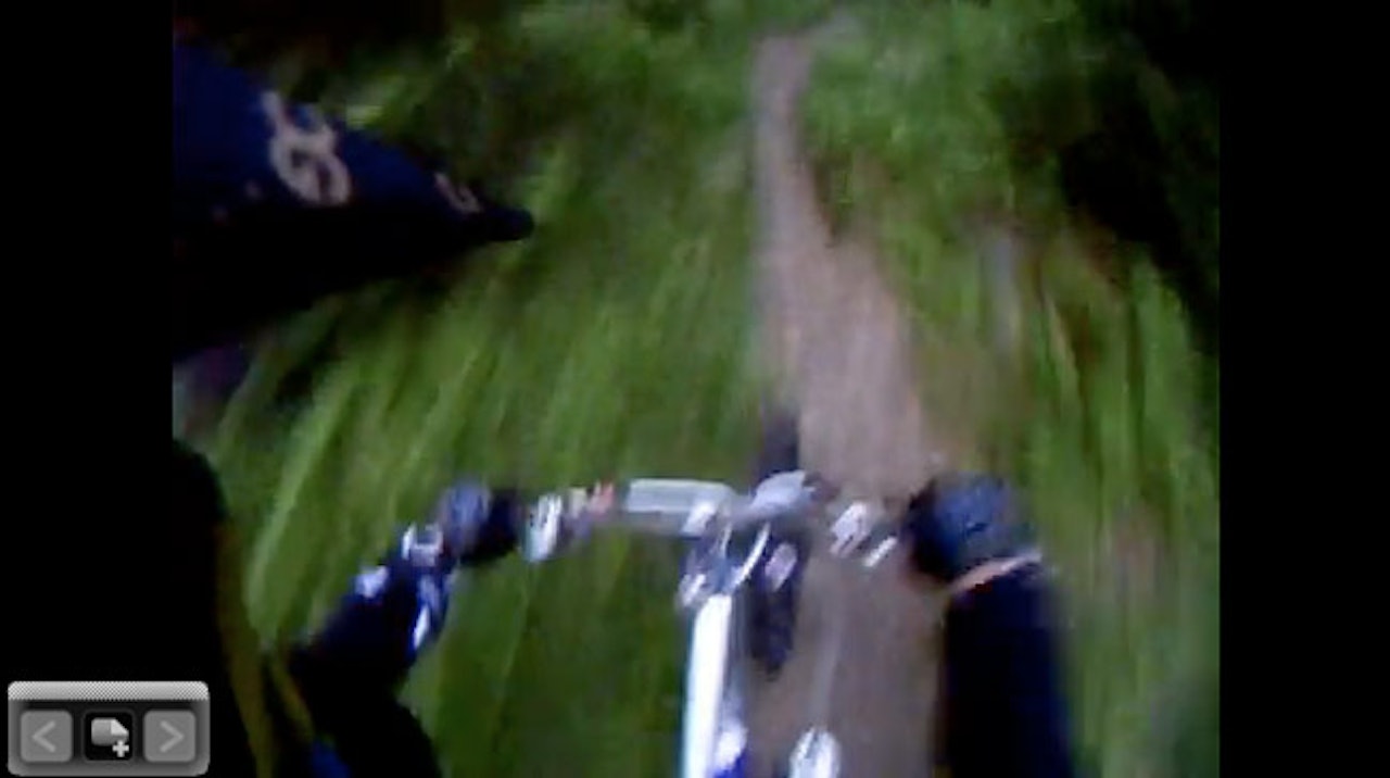 SJU MINUTTER: 20 minutters hard klatring fører til sju minutter med smal stihimmel. SJU MINUTTER: 20 minutters hard klatring fører til sju minutter med smal stihimmel.