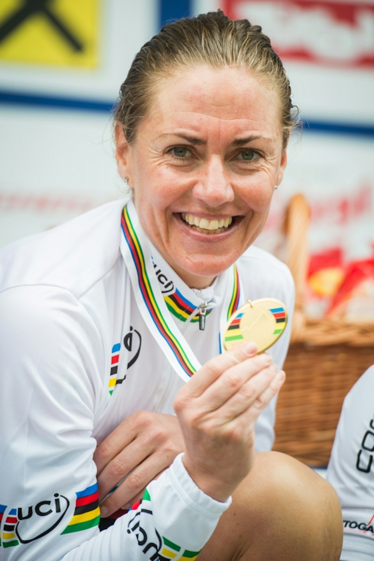 GULL-RITA: Den norske terrengsykkeldronningen slo til og utklasset konkurrentene i dagens maraton-VM. Alle foto: Gunnrita.com GULL-RITA: Den norske terrengsykkeldronningen slo til og utklasset konkurrentene i dagens maraton-VM. Alle foto: Gunnrita.com