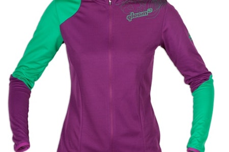 PERFEKT FOR NORSKE FORHOLD: «Cooglee long sleeves» fra Qloom har flere egenskaper som passer perfekt for norske forhold: Den holder deg varm en kald sommerdag og beskytter mot grankvister. Foto: Qloom. ch. PERFEKT FOR NORSKE FORHOLD: «Cooglee long sleeves» fra Qloom har flere egenskaper som passer perfekt for norske forhold: Den holder deg varm en kald sommerdag og beskytter mot grankvister. Foto: Qloom. ch.