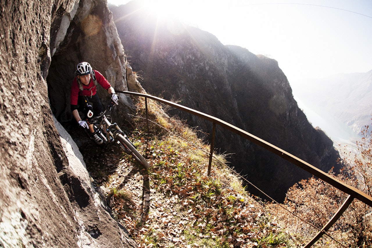 Jørn Almberg nyter en av de mest spektakulære stiene som er å oppdrive Jørn Almberg nyter en av de mest spektakulære stiene som er å oppdrive