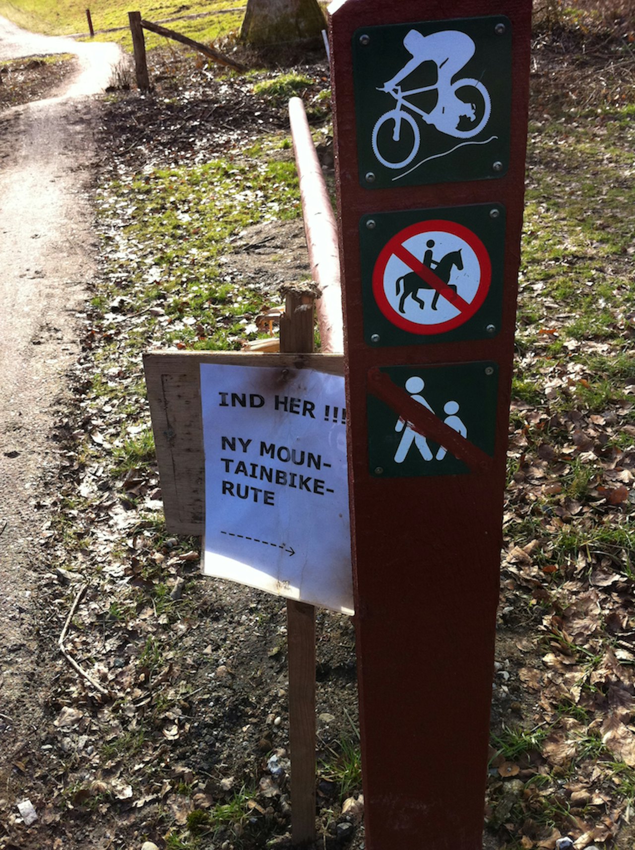 MERKET: I Danmark er stiene forbeholdt ulike brukergrupper. De har ingen allemansrett slik som i Norge. Det krever merking. MERKET: I Danmark er stiene forbeholdt ulike brukergrupper. De har ingen allemansrett slik som i Norge. Det krever merking.