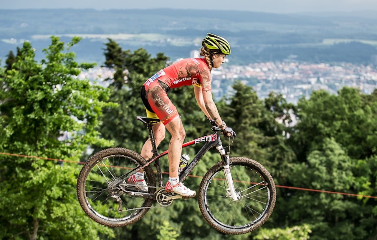 I SVEVET: Meda Petrusauskaite er fra Litauen, men bor i Norge. I dag syklet hun inn til en sterk 9. plass i EM. Foto: Terrengnytt.no/Ronny Nyhus. I SVEVET: Meda Petrusauskaite er fra Litauen, men bor i Norge. I dag syklet hun inn til en sterk 9. plass i EM. Foto: Terrengnytt.no/Ronny Nyhus.