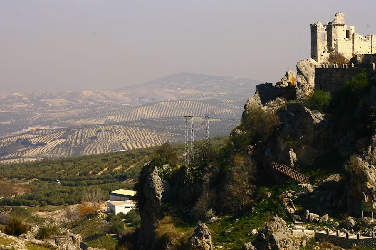 VAKKERT: Det er spennende omgivelser for deltagerne i Andalucia Bike Race. VAKKERT: Det er spennende omgivelser for deltagerne i Andalucia Bike Race.