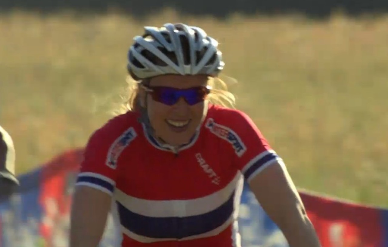 SMIL TIL KAMERA: Ingrid kunne smile til kamera da hun syklet i mål til seier i B-finalen i sprint i verdenscupen i Val di Solle i Italia. Foto: ReddBull- LiveTv SMIL TIL KAMERA: Ingrid kunne smile til kamera da hun syklet i mål til seier i B-finalen i sprint i verdenscupen i Val di Solle i Italia. Foto: ReddBull- LiveTv