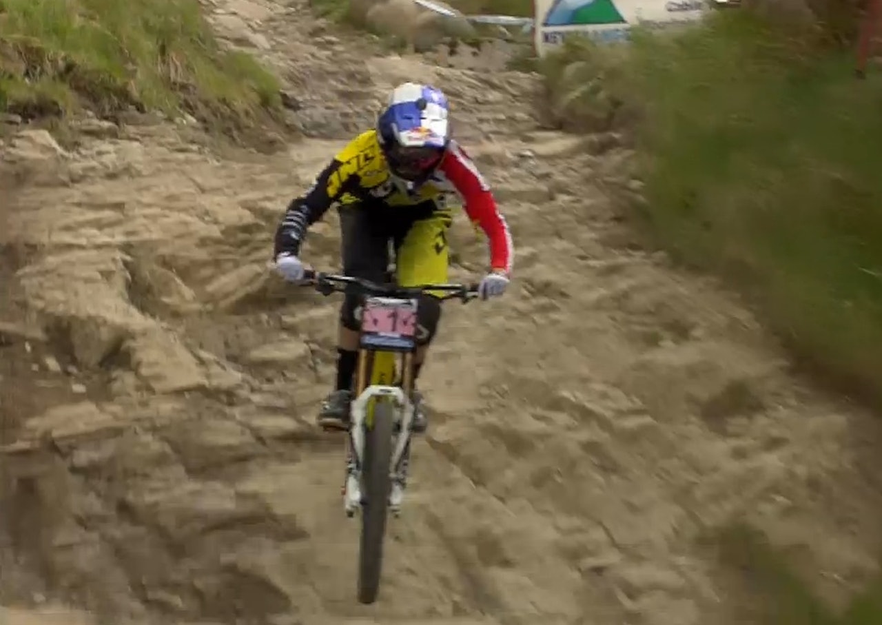 HJEMMESEIER: Britiske tok en overlegen seier i dagens finale i verdenscupåpningen i utfor i Fort William. Foto: ReddbullLiveTv. HJEMMESEIER: Britiske tok en overlegen seier i dagens finale i verdenscupåpningen i utfor i Fort William. Foto: ReddbullLiveTv.