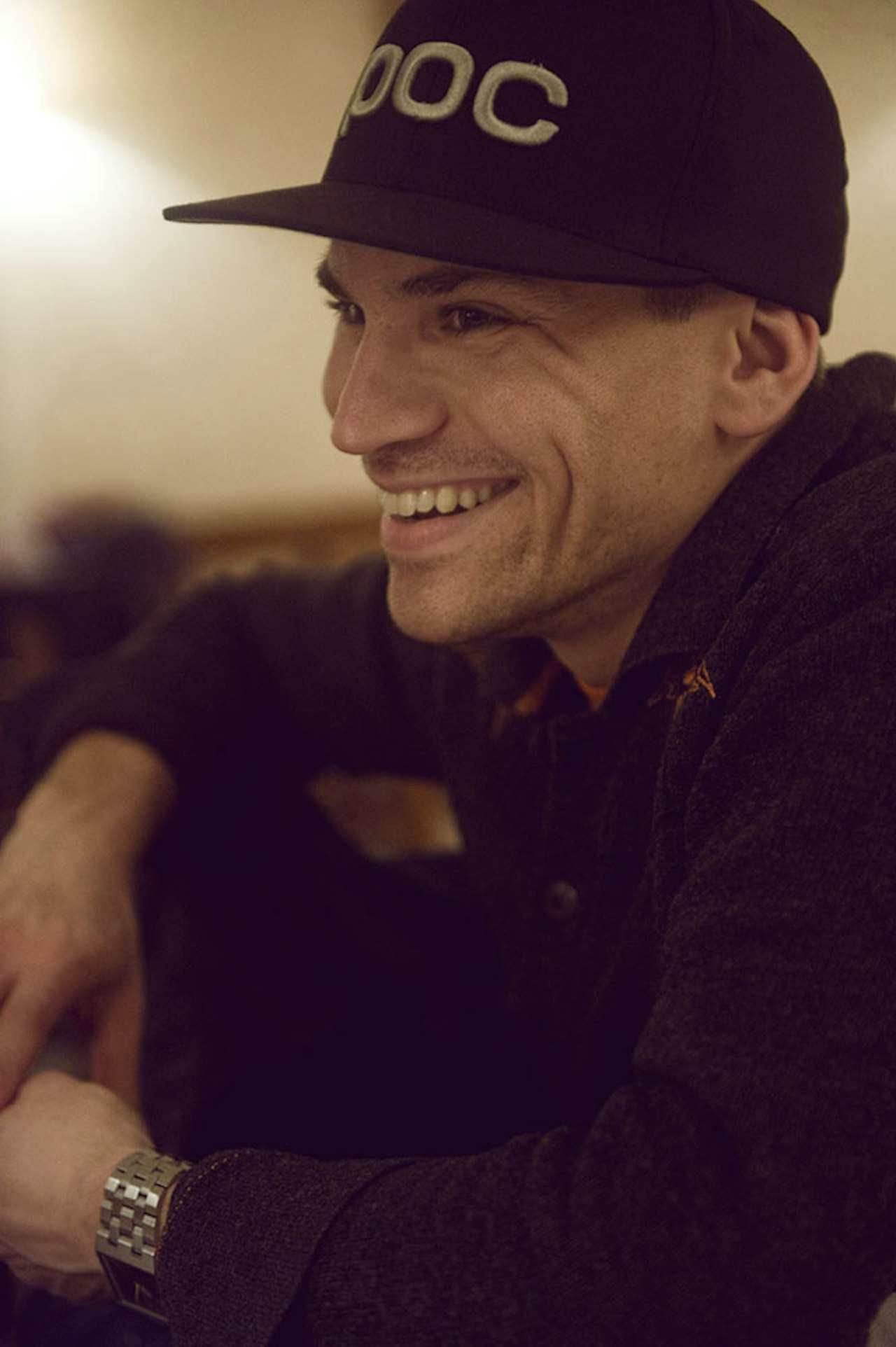 PÅ KAFÈ Emil Carlson er en moderne naturbruker. Se han på NRK i kveld. Foto: Vegard Breie PÅ KAFÈ Emil Carlson er en moderne naturbruker. Se han på NRK i kveld. Foto: Vegard Breie