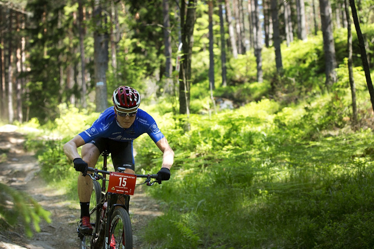 SUVEREN: Henrik Kippernes tok teten fra start og økte hele veien. I mål var han helt suveren. SUVEREN: Henrik Kippernes tok teten fra start og økte hele veien. I mål var han helt suveren.