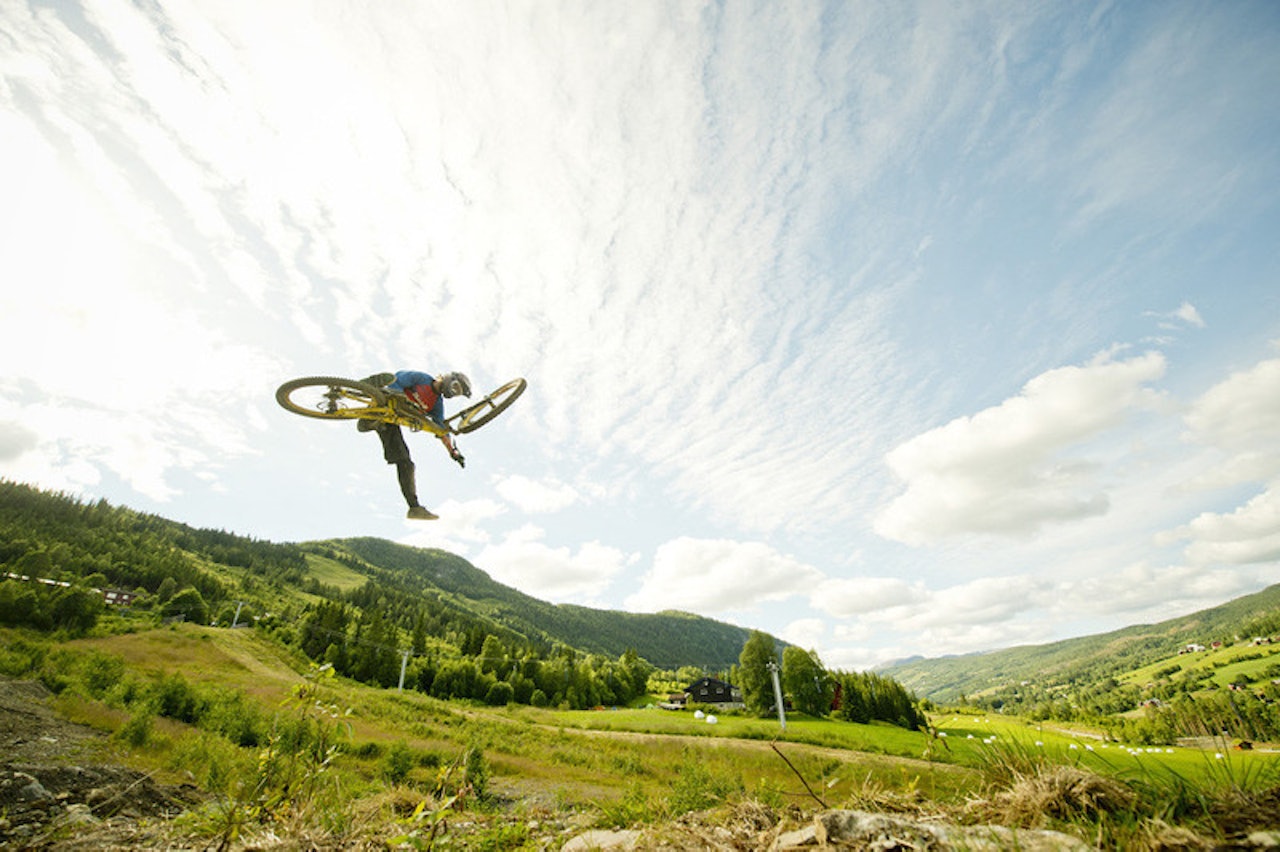 SLÅTTA SYKKELPARK:>/b> I år bygges og pyntes det til selveste Kurt Sorge kommer på besøk. Bildet er ikke av Rampage-vinner Sorge, men det er derimot fra sykkelparken i Ål. Foto: Vegard Breie SLÅTTA SYKKELPARK:>/b> I år bygges og pyntes det til selveste Kurt Sorge kommer på besøk. Bildet er ikke av Rampage-vinner Sorge, men det er derimot fra sykkelparken i Ål. Foto: Vegard Breie