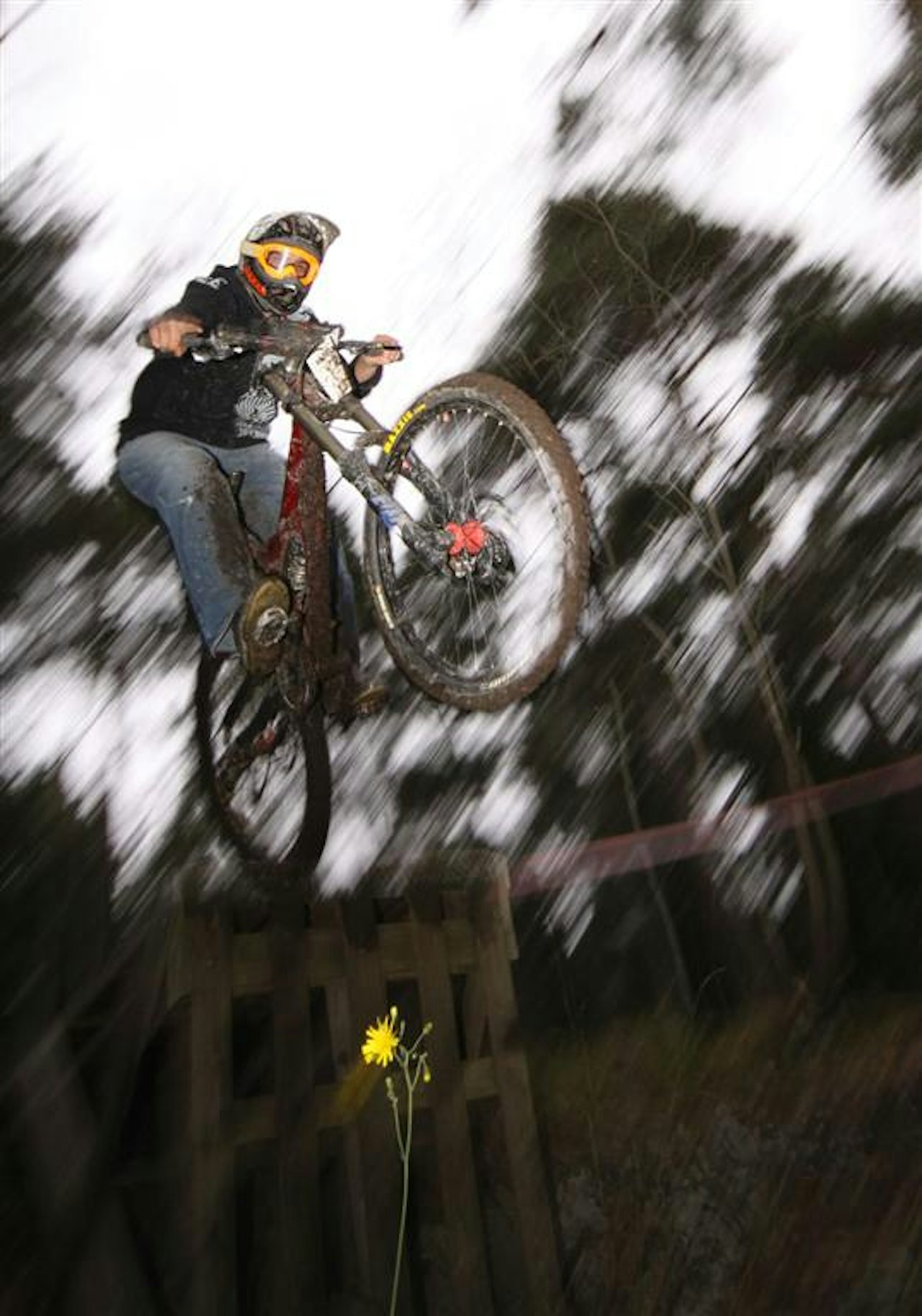 SESONGÅPNING: Joachim Ski Torp kjørte hardt under Old School DH i høst. Foto: Simen Berg SESONGÅPNING: Joachim Ski Torp kjørte hardt under Old School DH i høst. Foto: Simen Berg