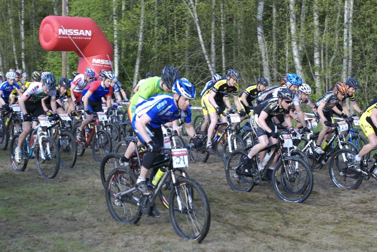 MAS(S)ESTART: Med 50 meter rett strekning før den smale brua var det rotterace i starten på elitefeltet. Alla foto: Øyvind Waitz MAS(S)ESTART: Med 50 meter rett strekning før den smale brua var det rotterace i starten på elitefeltet. Alla foto: Øyvind Waitz