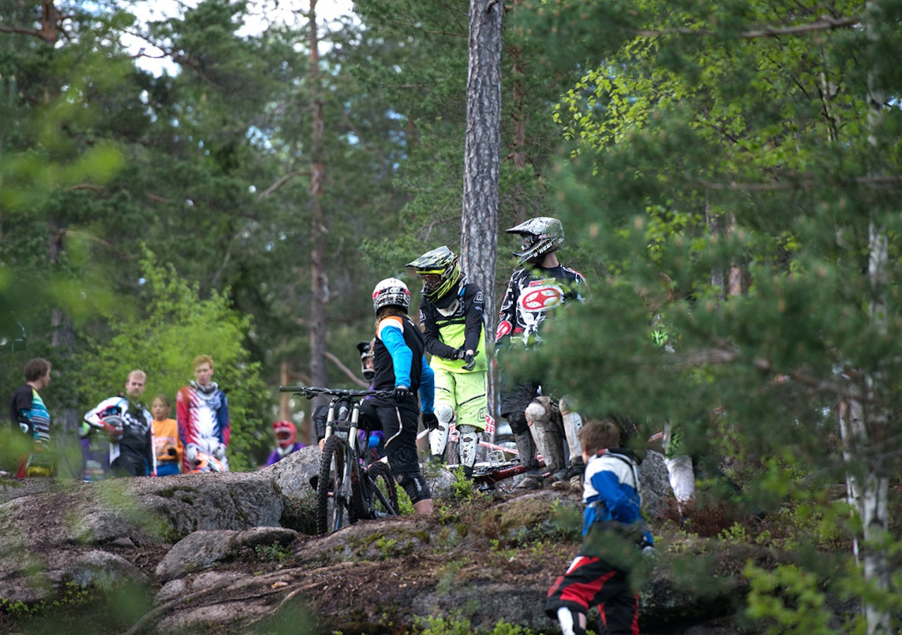 Befaring og trening fredag kveld i det tekniske partiet som kalles TESS-henget.Foto: Silje Katarina Holmsen Befaring og trening fredag kveld i det tekniske partiet som kalles TESS-henget.Foto: Silje Katarina Holmsen