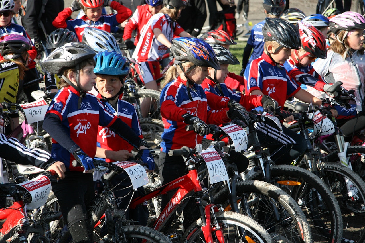 BREDDE: Rittet på Bjerke hadde alt fra debutanter til verdenscupryttere på startstreken. Foto: Bjørn Birkeland BREDDE: Rittet på Bjerke hadde alt fra debutanter til verdenscupryttere på startstreken. Foto: Bjørn Birkeland