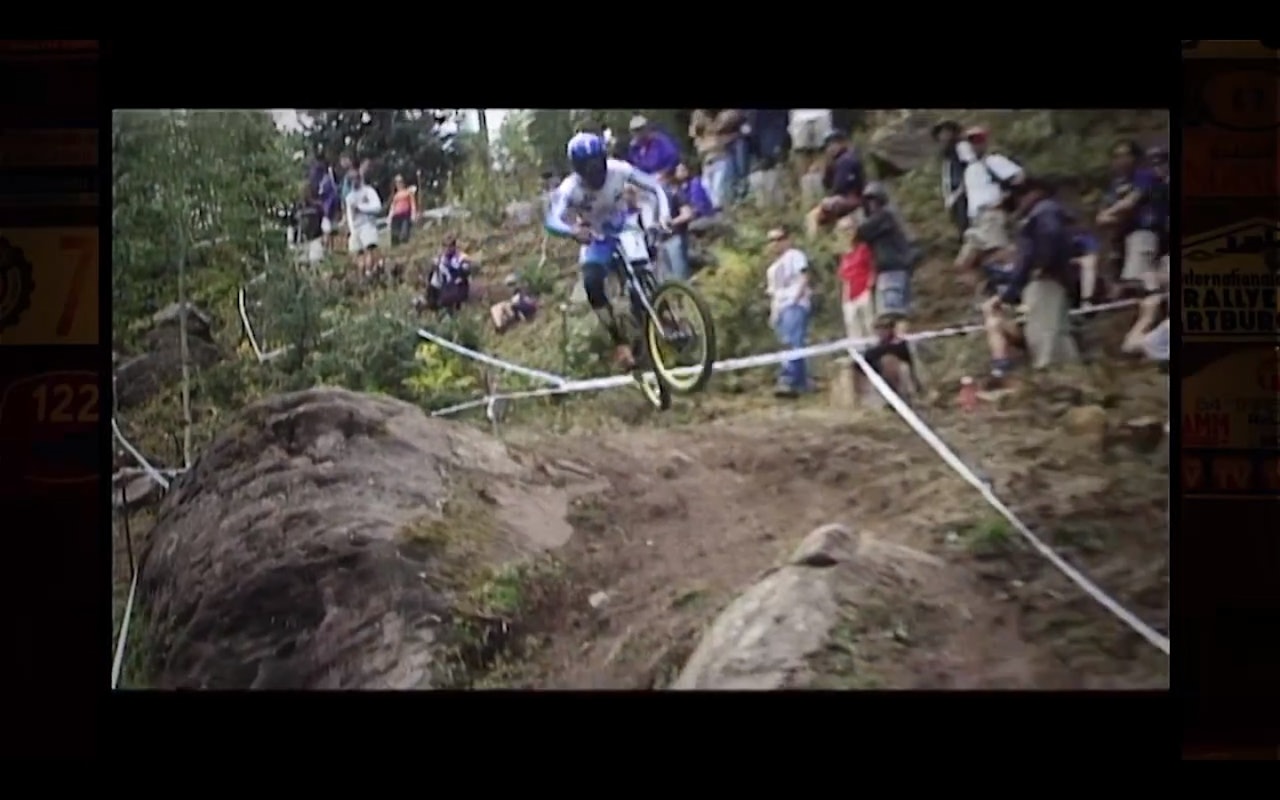 ET: Vouilloz var uslåelig i utfor i et helt tiår. Når vi ser bildene fra karrieren hans er det lett å se at det gikk fort på slutten av nittitallet også. ET: Vouilloz var uslåelig i utfor i et helt tiår. Når vi ser bildene fra karrieren hans er det lett å se at det gikk fort på slutten av nittitallet også.