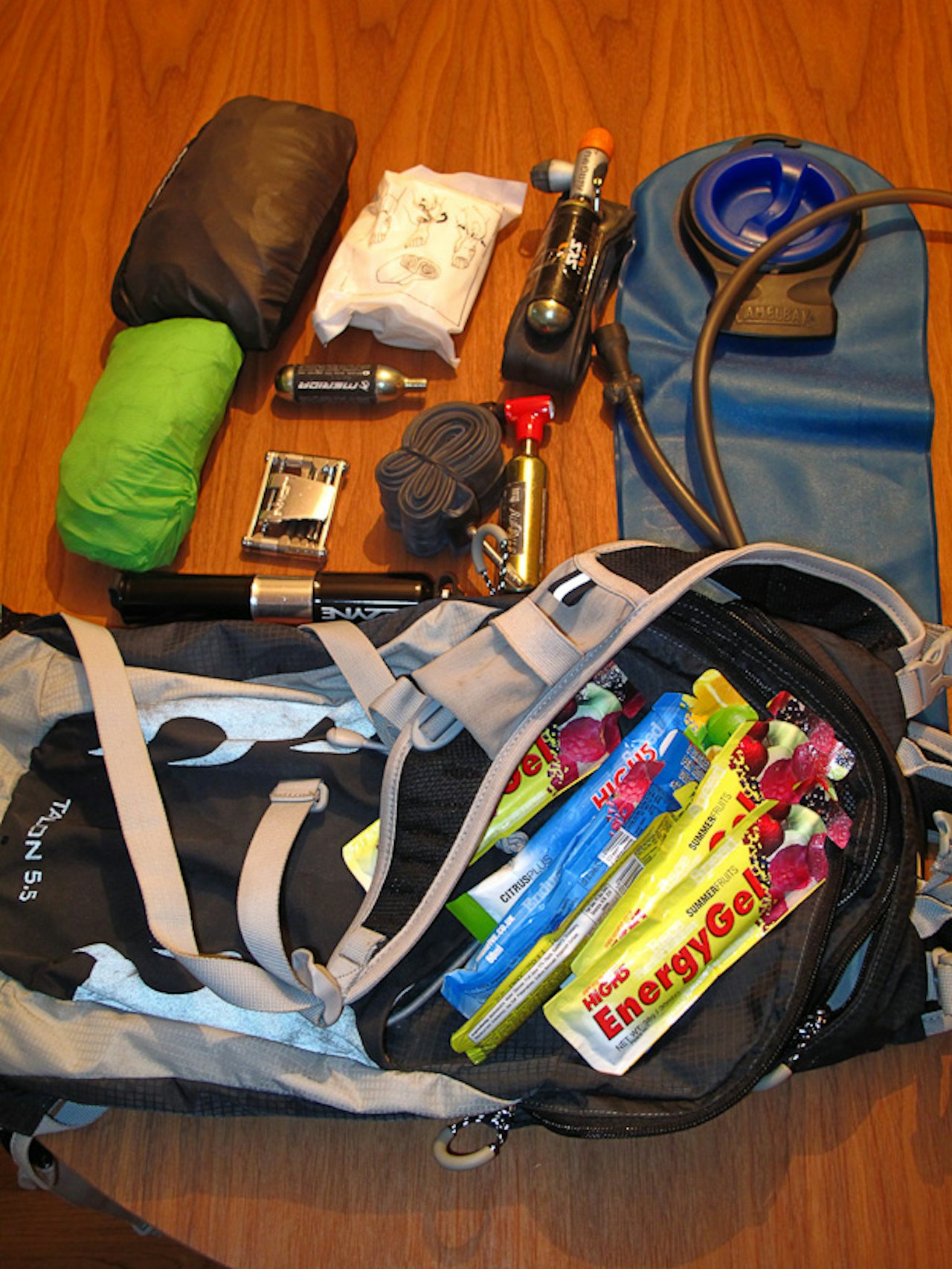 PAKK SEKKEN: Alle må ha sekk og alle må ha med seg et minimum av utstyr. sekk ultrabirken birken