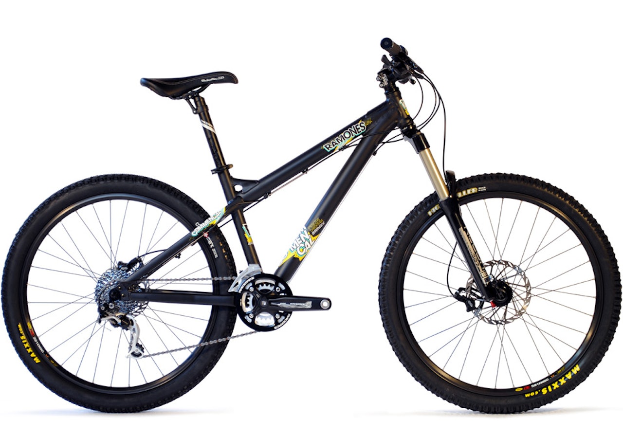 RAMONES: Stihardtailen Ramones er en spennende sykkel for de som liker kontant fraspark og følelse med underlaget. RAMONES: Stihardtailen Ramones er en spennende sykkel for de som liker kontant fraspark og følelse med underlaget.