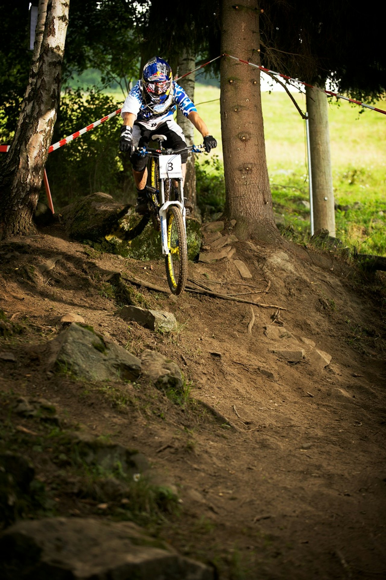 LEHIKOINEN: Matti Lehikoinen er en av favorittene foran lørdagens EM-ritt. Med til Hafjell har han en splitter ny Intense M9-utforsykkel. Foto: Erik Kjelsrud/slickroots LEHIKOINEN: Matti Lehikoinen er en av favorittene foran lørdagens EM-ritt. Med til Hafjell har han en splitter ny Intense M9-utforsykkel. Foto: Erik Kjelsrud/slickroots