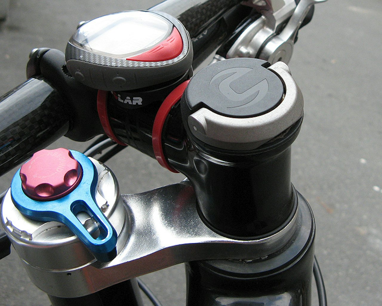 A tool not a banana Q: Head Wrench passer perfekt i styrerøret på en Cannondale med Lefty-gaffel. A tool not a banana Q: Head Wrench passer perfekt i styrerøret på en Cannondale med Lefty-gaffel.