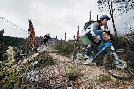 Gaute Reitan, Øyvind Aas og Sveinung Bjørkøy tester pads i Finale Ligure i Italia. Foto: Luca Orlandin Gaute Reitan, Øyvind Aas og Sveinung Bjørkøy tester pads i Finale Ligure i Italia. Foto: Luca Orlandin