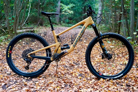 GYLDEN ÅRGANG: Santa Cruz Bronson MX er grov og solid, men samtidig leken og kvikk. Alle foto: Øyvind Aas Santa Cruz Bronson MX test review,