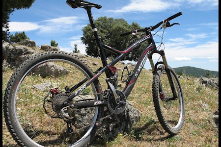 Stupjumper med sin organiske form og 5" både foran og bak. Stupjumper med sin organiske form og 5" både foran og bak.