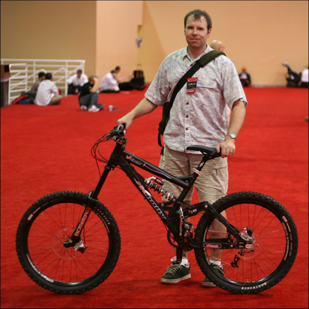 Nummer én: Noel Buckley og hans debutmodell: Knolly V-Tach. Nummer én: Noel Buckley og hans debutmodell: Knolly V-Tach.