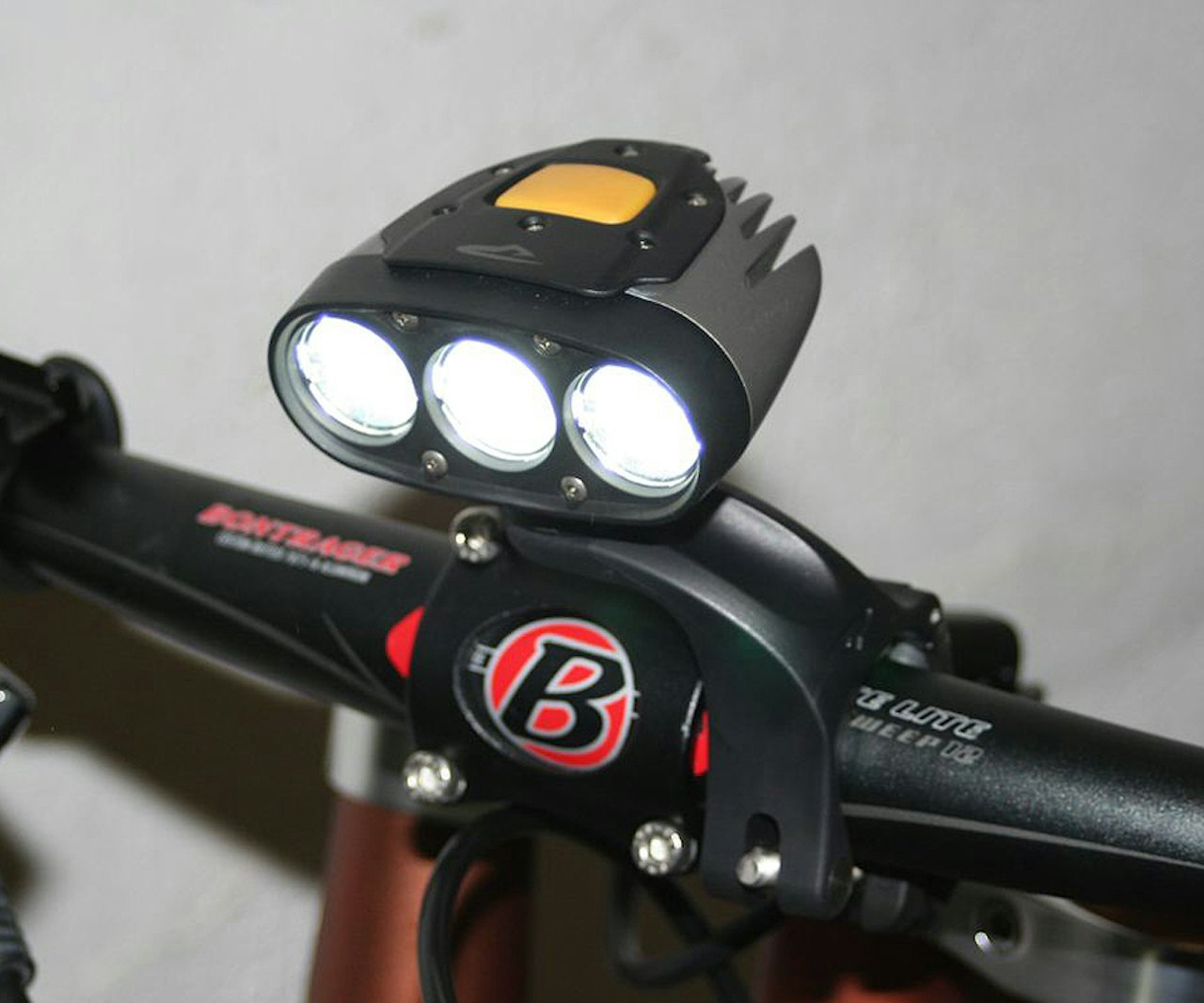 Switchback 3 har som navnet tilsier tre dioder. Switchback 3 har som navnet tilsier tre dioder.