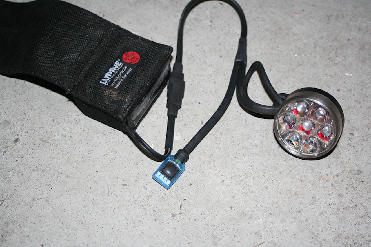 Betty X med batteripakke og bryter. Betty X med batteripakke og bryter.