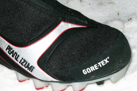 Går med Gore: Pearl Izumi Barrier GTX med Gore-Tex-membran. Går med Gore: Pearl Izumi Barrier GTX med Gore-Tex-membran.