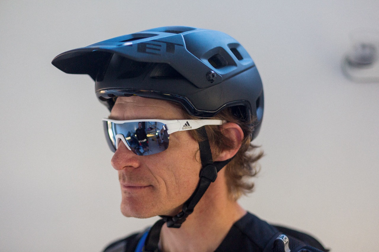 TEST AV SYKKELHJELM: Vi har testet sykkelhjelmen Met Terranova MIPS test sykkelhjelm Met Terranova MIPS