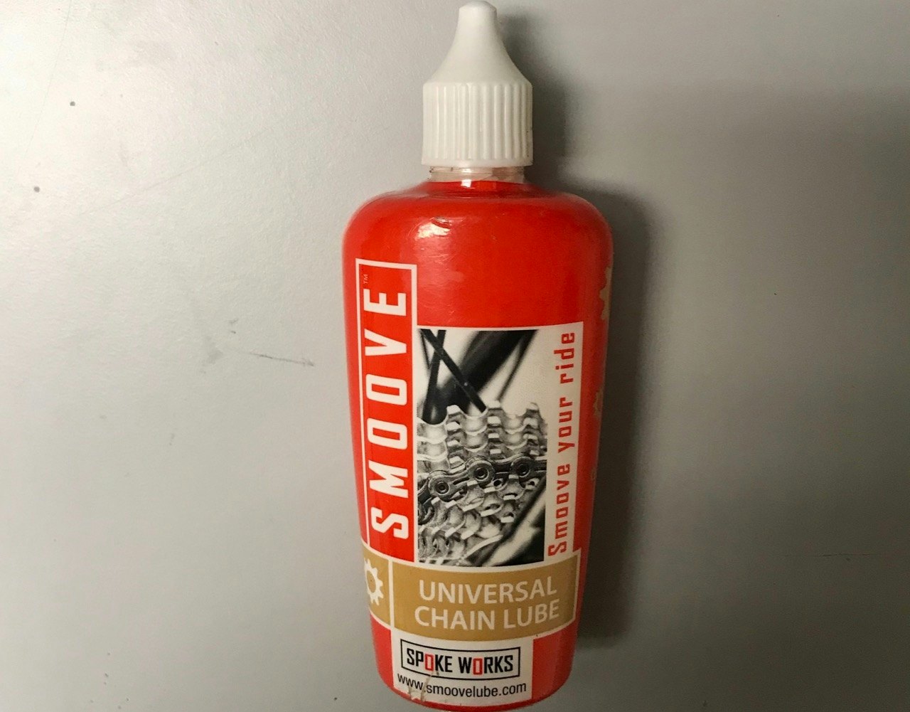 SMOOVE AS: Et fuktig svaberg. Vi har testet Smoove kjedesmøring. SMOOVE AS: Et fuktig svaberg. Vi har testet Smoove kjedesmøring.