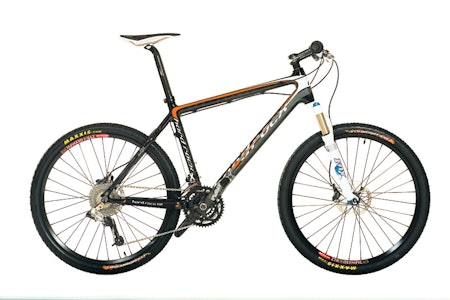 GODT NORSK: Hard Rocx lager sykler for nordmenn flest. Vi falt for både designet, utstyret og kjørefølelsen, men det var først etter at vi byttet dekk. GODT NORSK: Hard Rocx lager sykler for nordmenn flest. Vi falt for både designet, utstyret og kjørefølelsen, men det var først etter at vi byttet dekk.