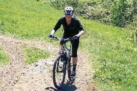 Kvinne på sykkel - javisst! Kvinne på sykkel - javisst!