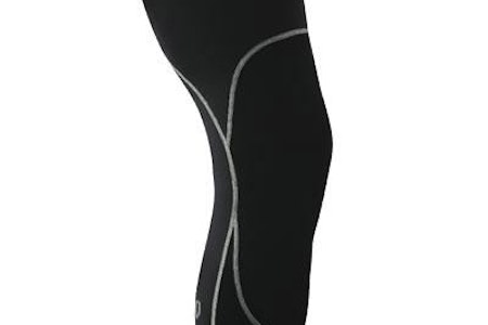 ANBEFALES: Løse knær er løsningen når det litt for kaldt for kortbukse. Også behagelig under lange vinterbukser. ANBEFALES: Løse knær er løsningen når det litt for kaldt for kortbukse. Også behagelig under lange vinterbukser.