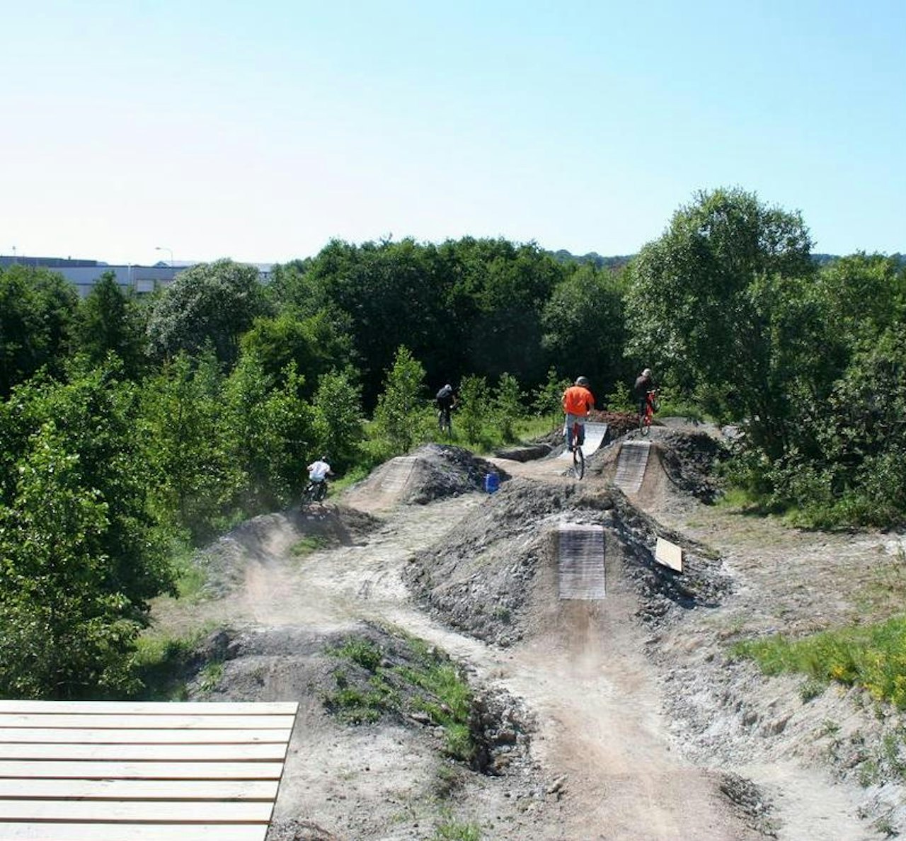 HELE PARKEN: Det er en morsom, liten park gutta fra Rolvsøy har snekret sammen. HELE PARKEN: Det er en morsom, liten park gutta fra Rolvsøy har snekret sammen.