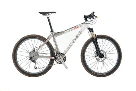 KOMPAKT: Treks budsjett-hardtail har alt som skal til på utstyrsfronten og riktig geometri og oppsett for variert terrengsykling. KOMPAKT: Treks budsjett-hardtail har alt som skal til på utstyrsfronten og riktig geometri og oppsett for variert terrengsykling.