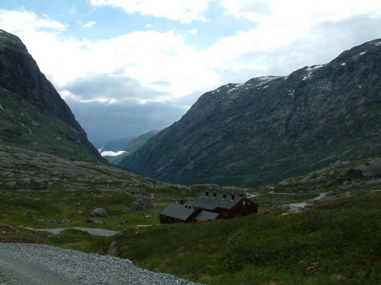 Location" for helga 1.-3.september:Nørdstedalseter med Fortundalen i bakgrunnen. Location" for helga 1.-3.september:Nørdstedalseter med Fortundalen i bakgrunnen.