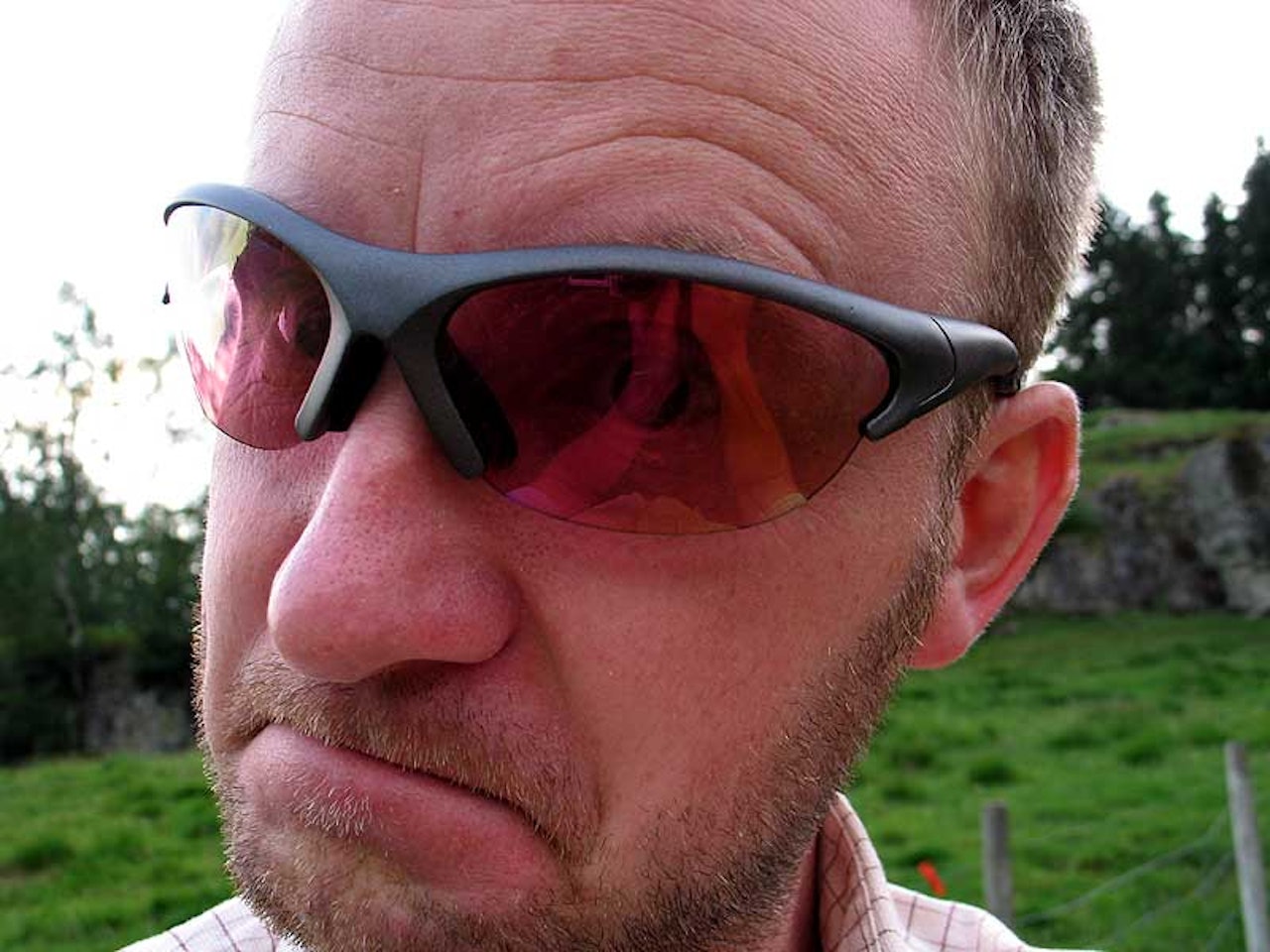 TEST AV SYKKELBRILLER: Biltema har også sykkelbriller. Hæ? Fireogtredvenitti? Du fleiper? test sykkelbriller biltema