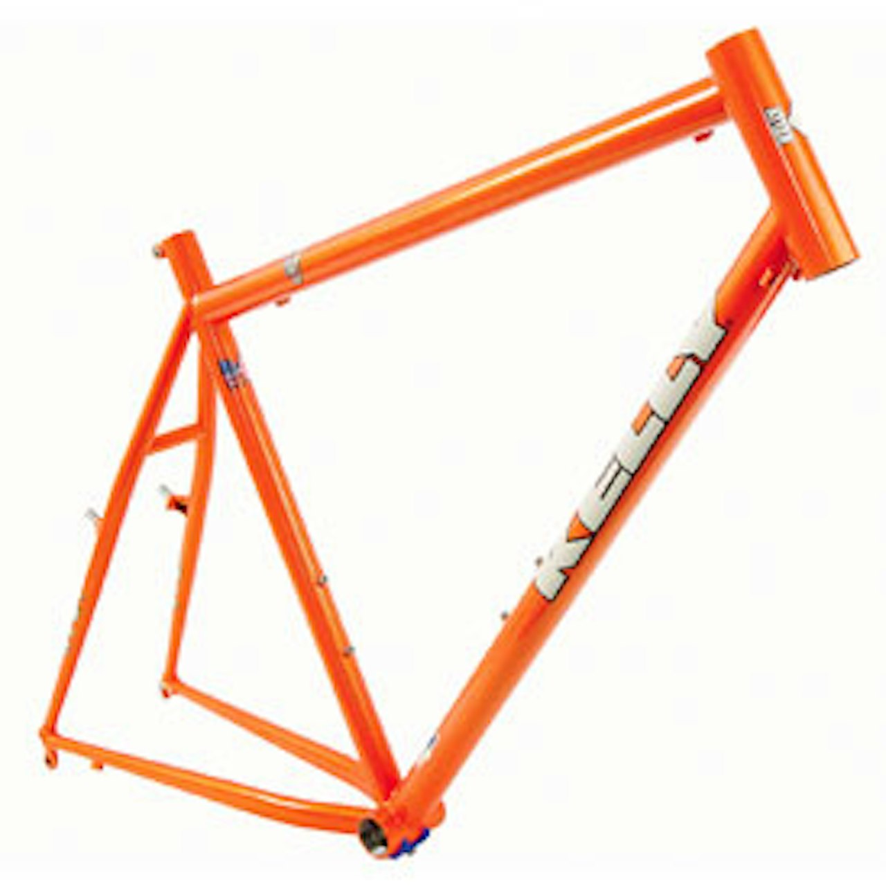 Den etterhvert klassiske Kelly Deluxe i edelt True Temper Ox Platinum-stål. Om få uker ruller de siste syklene ut fra Kellys lokaler i Nevada. Den etterhvert klassiske Kelly Deluxe i edelt True Temper Ox Platinum-stål. Om få uker ruller de siste syklene ut fra Kellys lokaler i Nevada.