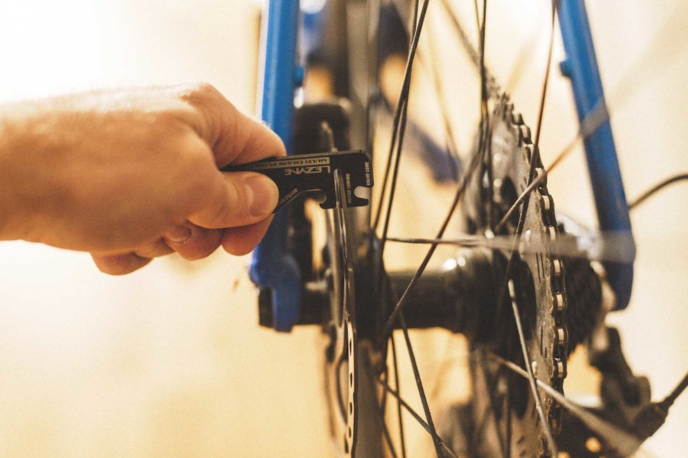 BØY? Skulle du være uheldig og bøye bremsekiva på tur, gjør dette verktøyet opprettingsjobben en god del enklere. Foto: Kristoffer H. Kippernes test lezyne multi chain plier verktøy