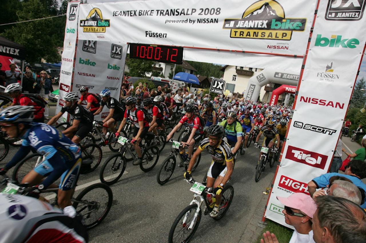 I GANG TransAlp 2008 er i gang. Alle Foto: Bene Altschuh og Peter Musch. I GANG TransAlp 2008 er i gang. Alle Foto: Bene Altschuh og Peter Musch.
