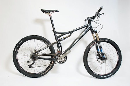 LETTEST: Tolv kilo og tolv cm vandring foran og bak, gjør Gary Fishers Hi Fi Deluxe til klassens letteste stisykkel. Hi-Fi er testens klare førstevalget til rittsykling. Genesis 2-geometri sørger for rask respons. LETTEST: Tolv kilo og tolv cm vandring foran og bak, gjør Gary Fishers Hi Fi Deluxe til klassens letteste stisykkel. Hi-Fi er testens klare førstevalget til rittsykling. Genesis 2-geometri sørger for rask respons.