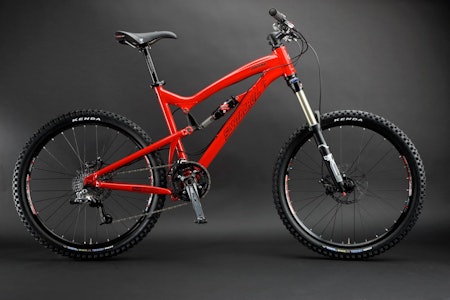 Slik ser den ut i all sin prakt, den nye Santa Cruz Nomad. Slik ser den ut i all sin prakt, den nye Santa Cruz Nomad.