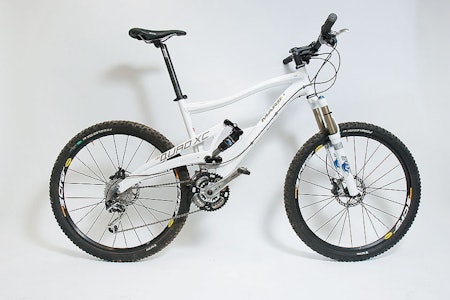 SNØHVIT: Marins Mount Vision er ikke så uskyldig som den ser ut til. Den XC-orienterte stisykkelen er solid og stabil, men noe tung. SNØHVIT: Marins Mount Vision er ikke så uskyldig som den ser ut til. Den XC-orienterte stisykkelen er solid og stabil, men noe tung.