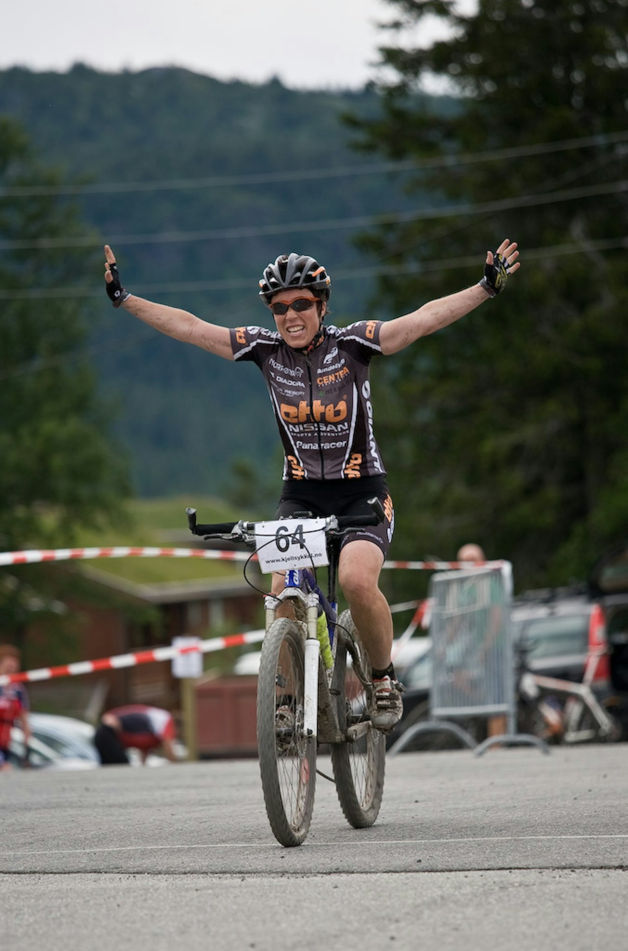 Camilla Hott Johansen blei nordisk mester blant kvinnene på ei imponerende sterk tid. Camilla Hott Johansen blei nordisk mester blant kvinnene på ei imponerende sterk tid.